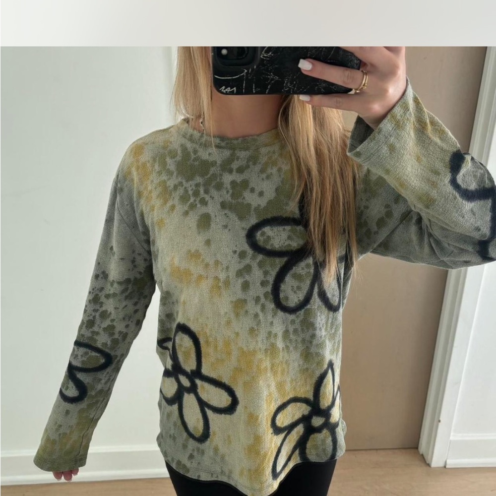 Floral Patterned Long Sleeve Top
